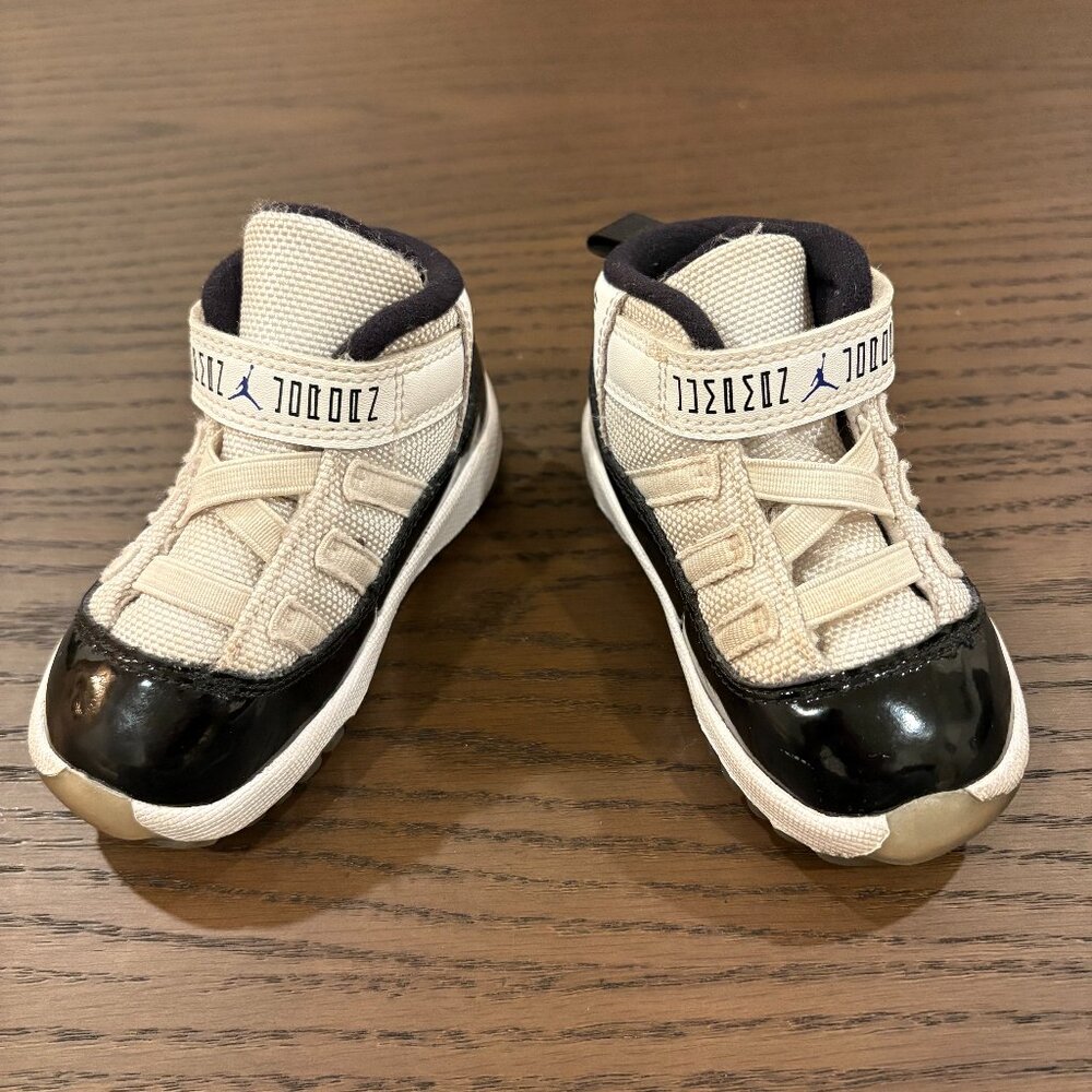 Air Jordan 11 Retro (Toddler) Size 5C